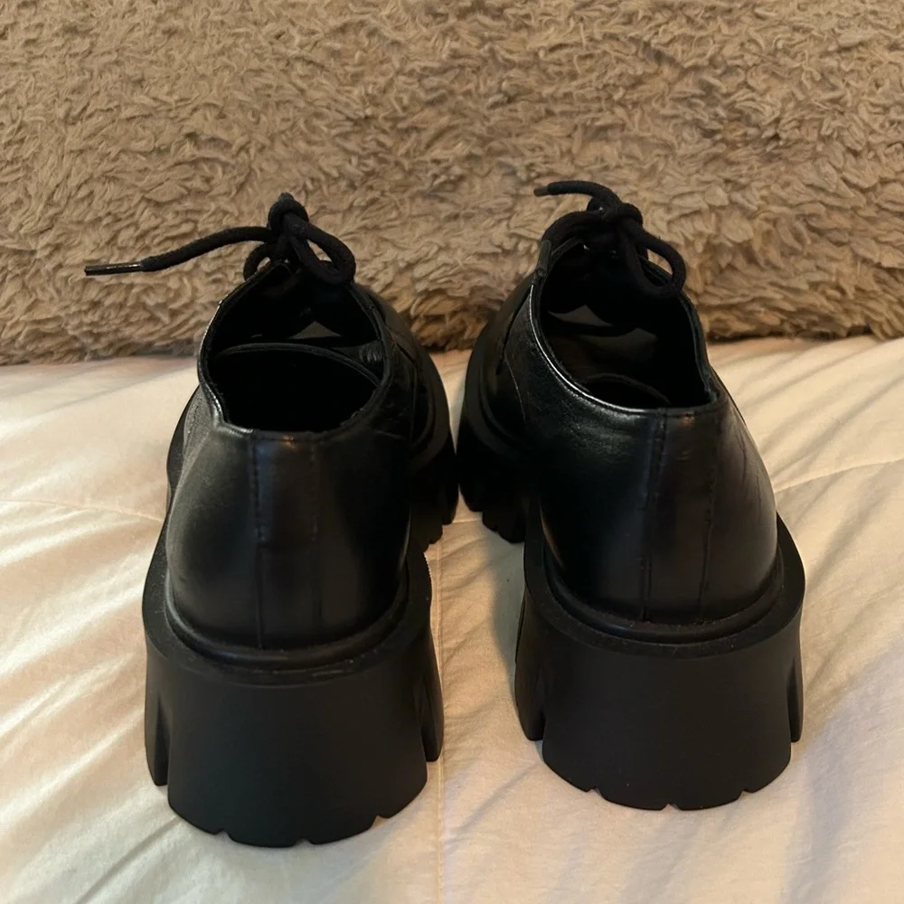 B2 Brown’s Mackenzie Shoes - Picture 3 of 9